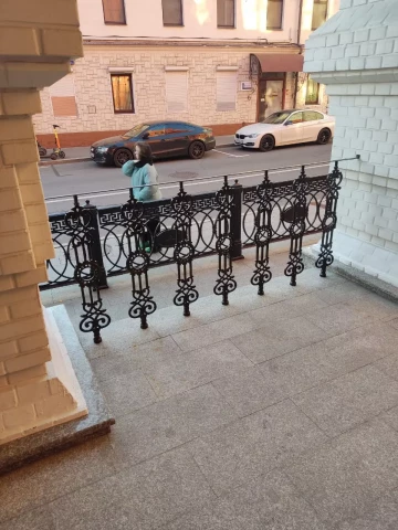 Ograzhdeniye chugunnymi balyasinami (15).jpg