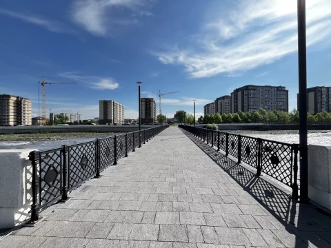 Ograzhdeniye mosta chugunnymi sektsiyami (4).jpeg