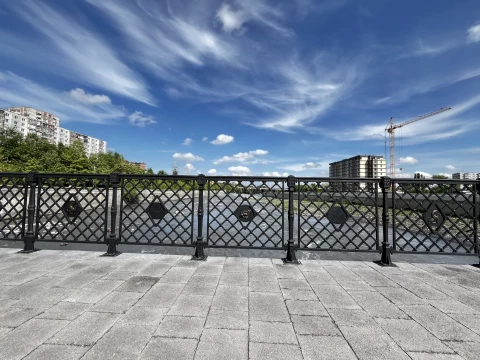 Ograzhdeniye mosta chugunnymi sektsiyami (20).jpeg