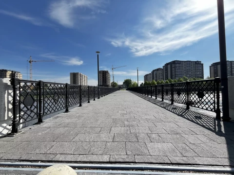 Ograzhdeniye mosta chugunnymi sektsiyami (2).jpeg