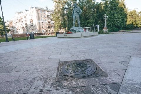 Chugunnyy lyuk Kuba (2).JPG