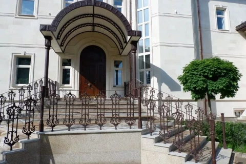 Arochnyy kozyrek s kolonnami (2).jpeg