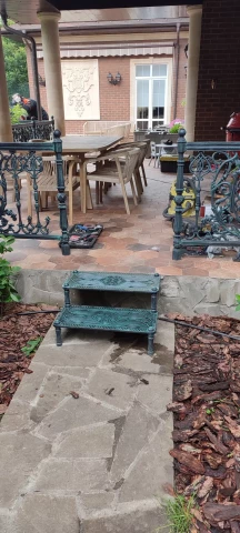 Chugunnyye stupeni na terrasu (2).jpg