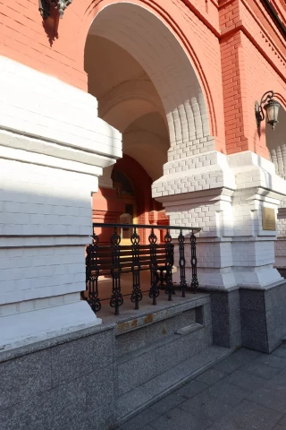 Ograzhdeniye chugunnymi balyasinami (22).JPG